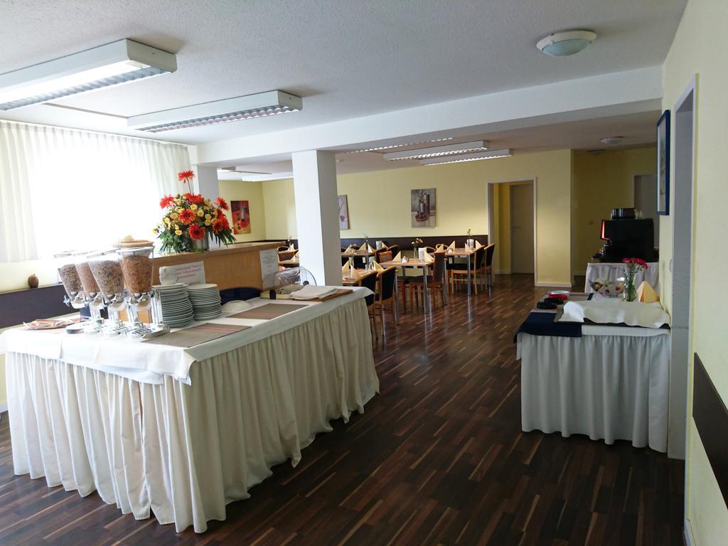 Central Hotel ויננדן מראה חיצוני תמונה